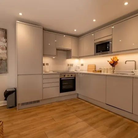 Modern - Leeds City Centre * Лідс