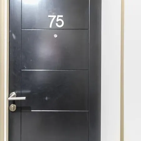 Modern - Leeds City Centre Apartment