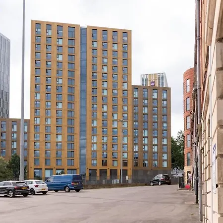 Modern - Leeds City Centre * Лідс